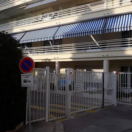 Le Palais Du Tropique Vue 5e Etage Avec Ascenseur * ז'ואן-לה-פינס